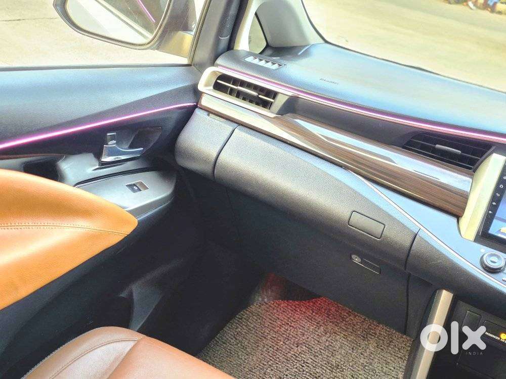 Toyota Innova Crysta 2.8 Zx At 7 Seater, 2016, Diesel