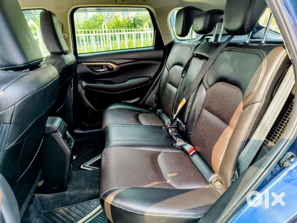 Maruti Suzuki Grand Vitara 1.5 Alpha Plus Intelligent Hybrid Ecvt, 2..