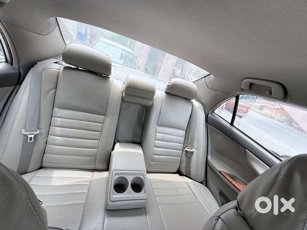 Toyota Corolla Altis 2010
