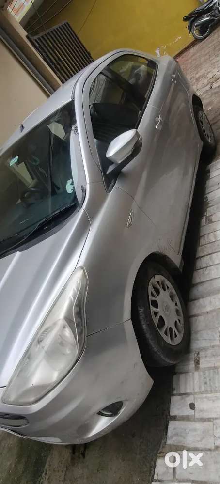 Ford Aspire Titanium Blu 2015