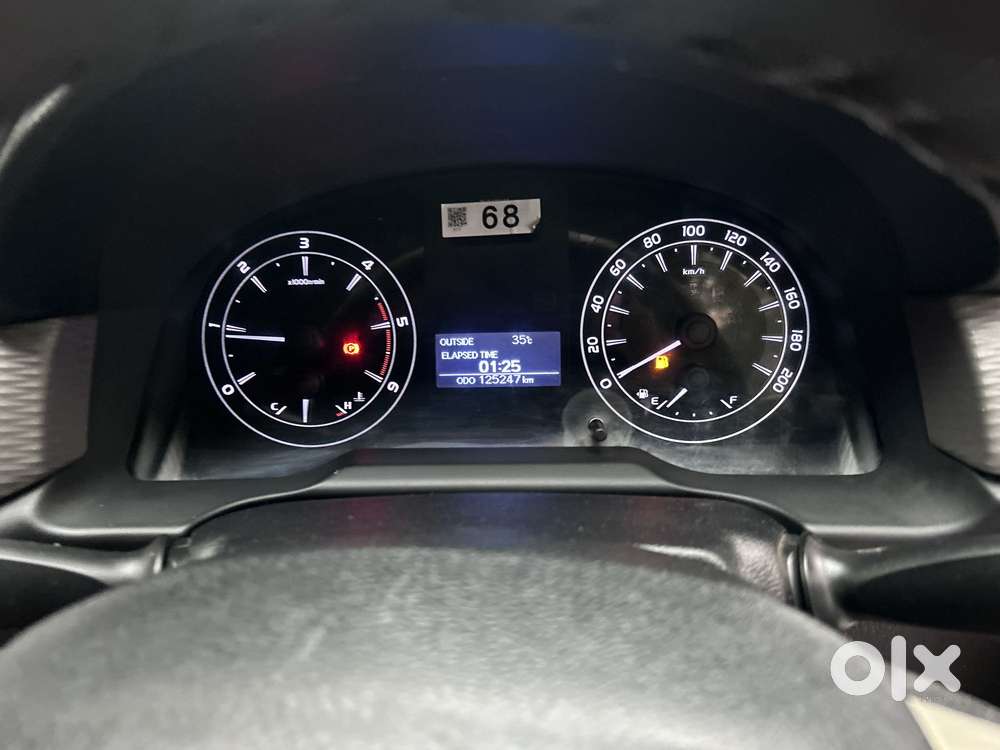 Toyota Innova Crysta 2.4 G Mt 8s, 2016, Diesel