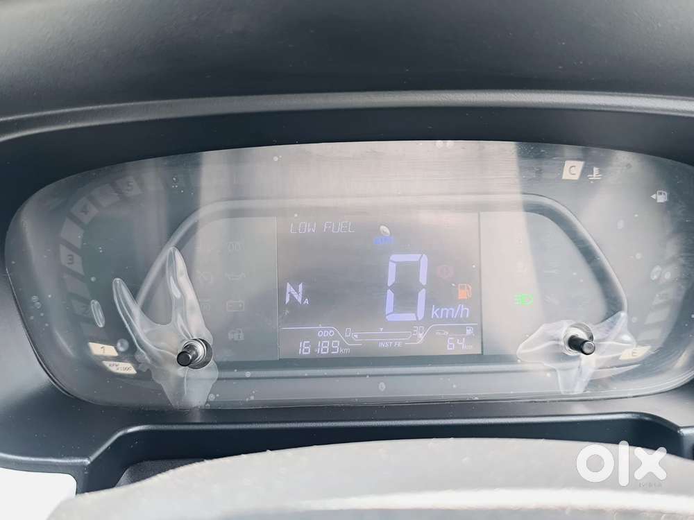 Tata Punch Accomplished Amt Sunroof, 2024, Petrol
