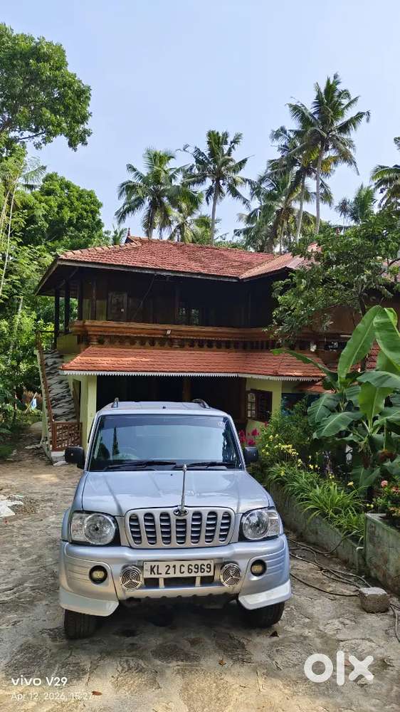 Mahindra Scorpio Classic 2005