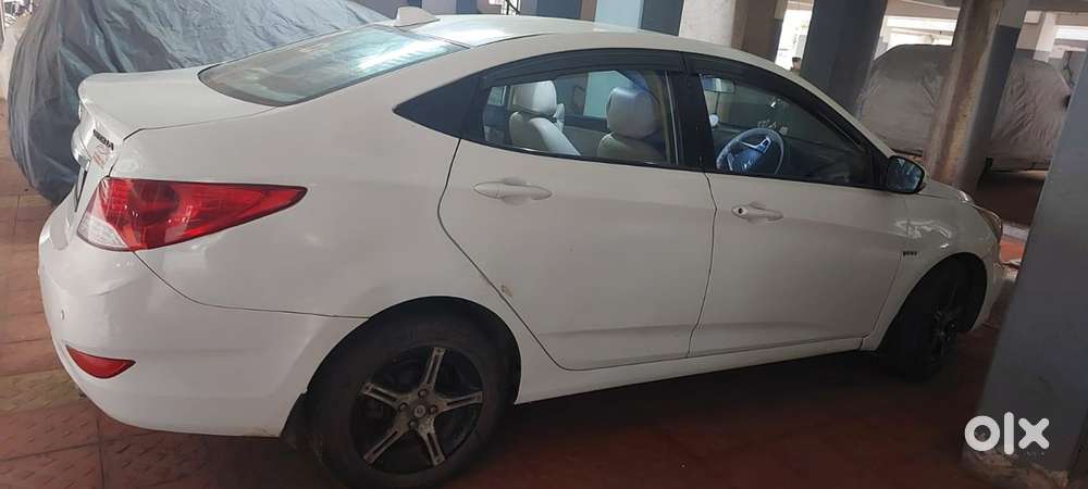 Hyundai Fluidic Verna 2011 Year