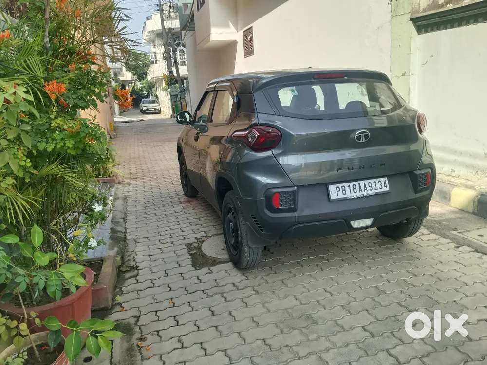 Tata Punch 1.2 Revotron 2025