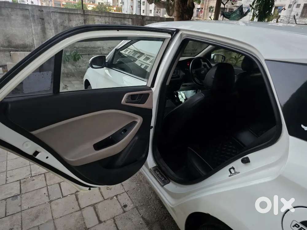 Hyundai Elite I20 2017 Petrol 166000 Km Driven