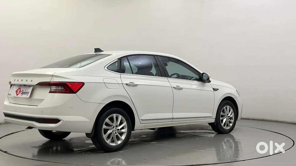 Skoda Slavia Ambition 1.0l Tsi Mt, 2023, Petrol