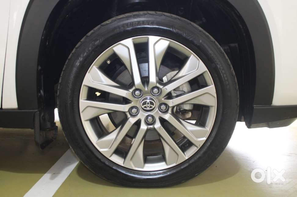 Toyota Innova Hycross 2.0 Zx (o) Hybrid 7 Str, 2023, Petrol
