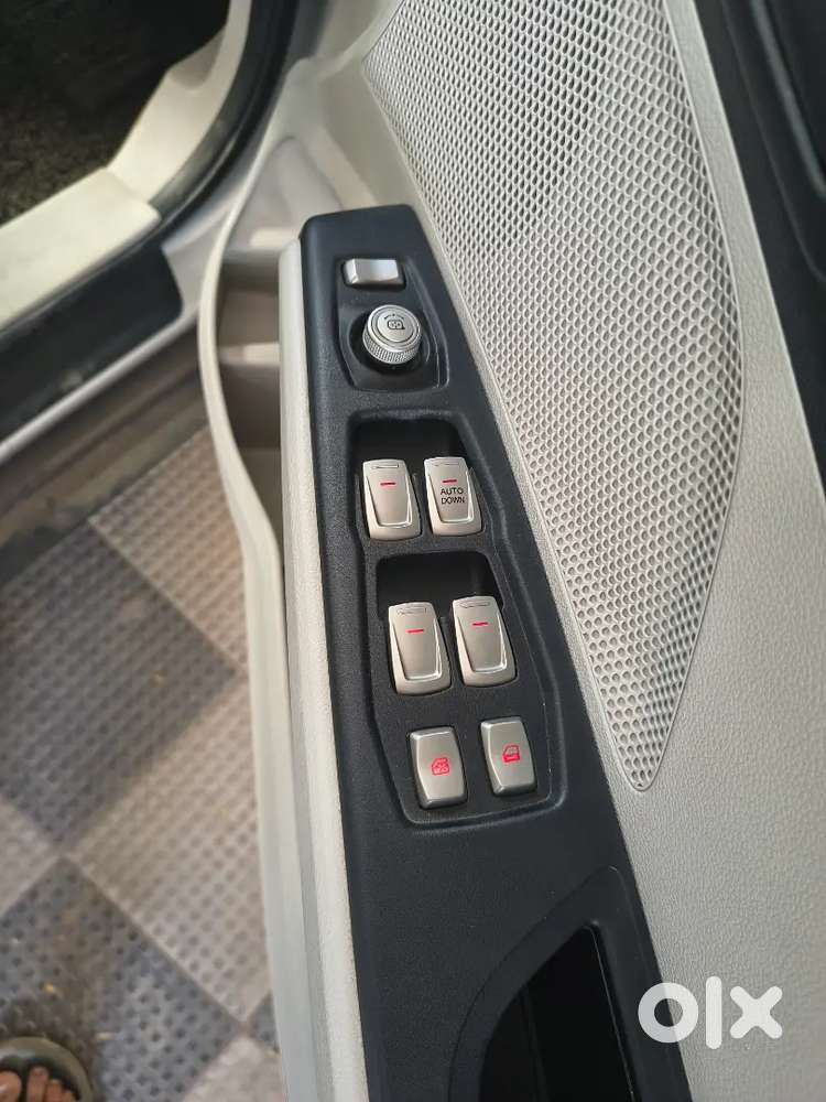 Mahindra Xuv300 Ap Registration  2024 Petrol 14350 Km Driven