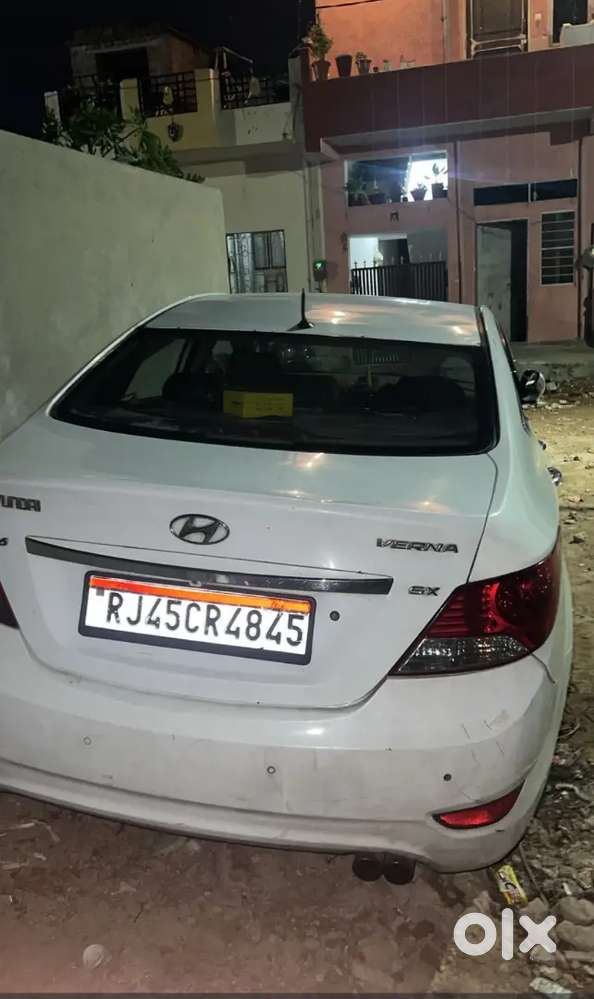 Hyundai Fluidic Verna 2012
