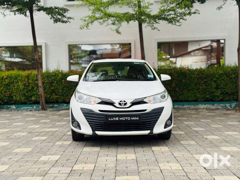 Toyota Yaris J Cvt, 2018, Petrol