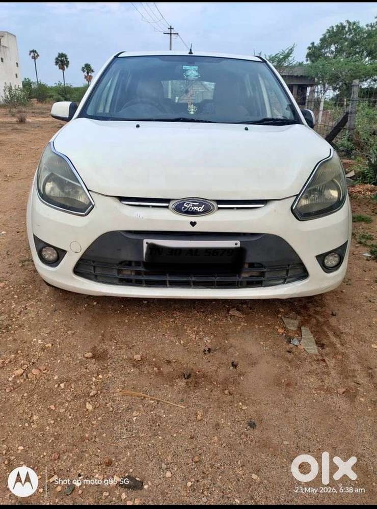 Ford Figo 1.5 Titanium 2011