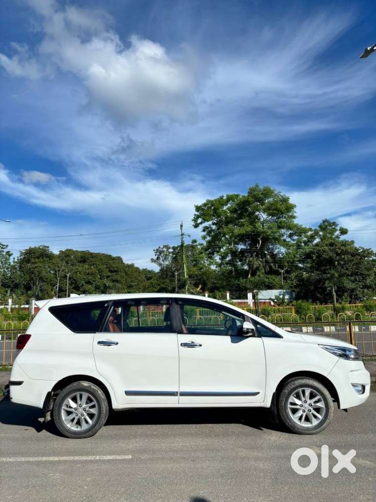 Toyota Innova Crysta 2.4 G Mt 8s, 2023, Diesel