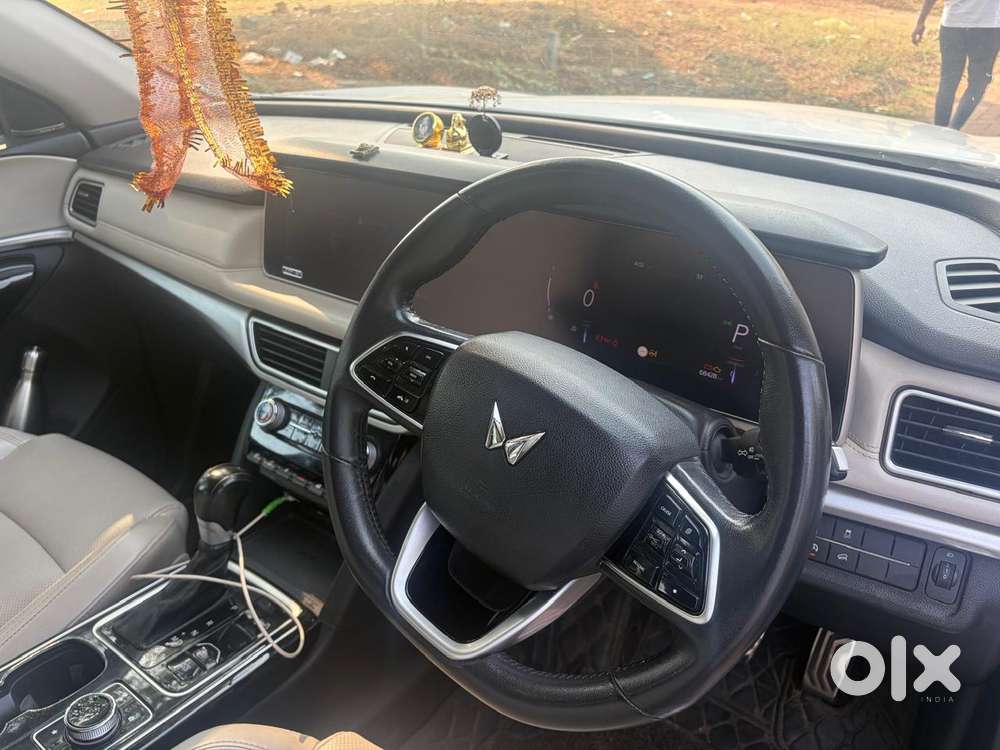 Mahindra Xuv700 2.2 Ax 7 Diesel At Str, 2023, Diesel