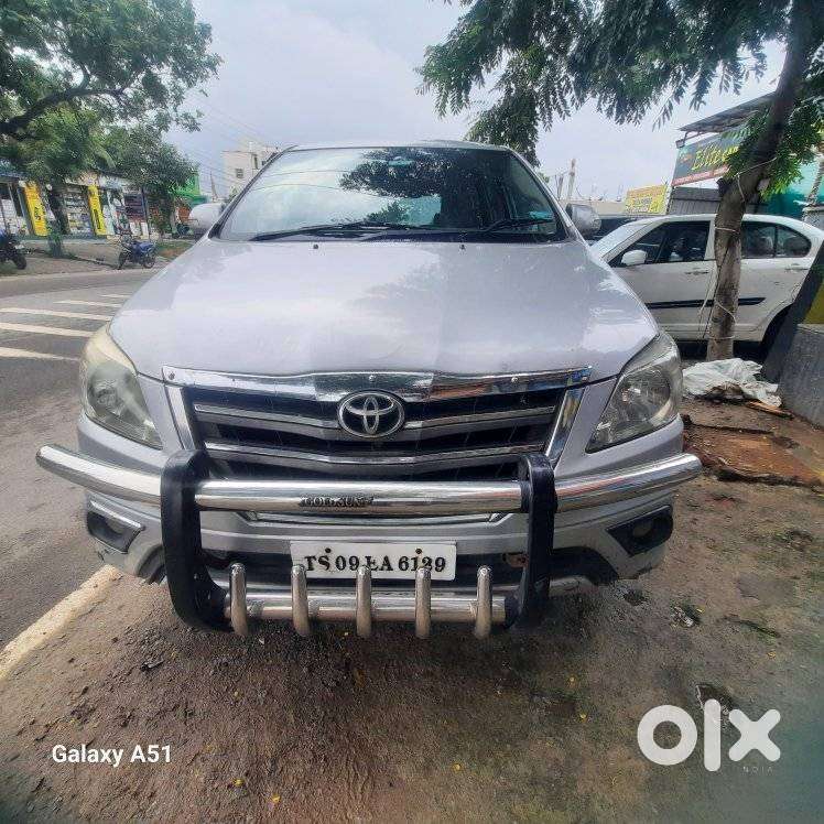 Toyota Innova 2.5 Vx 8 Seater Bs Iv, 2014, Diesel