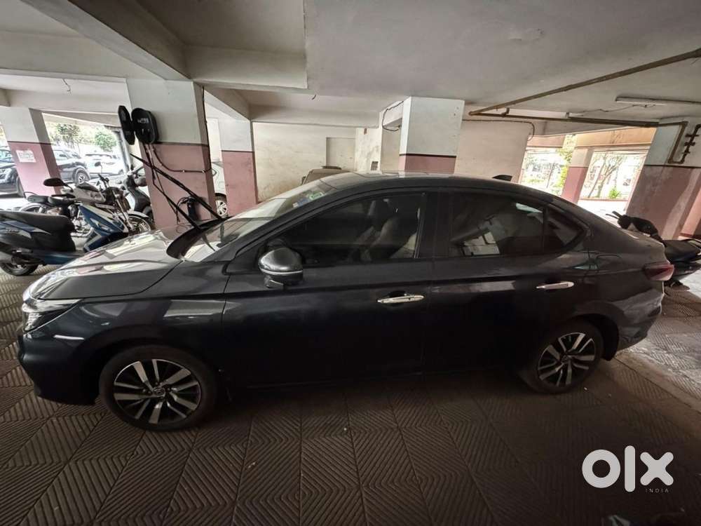 Honda City 5th Gen Zx Mt  2022  1.5l Petrol  Manual  Sedan