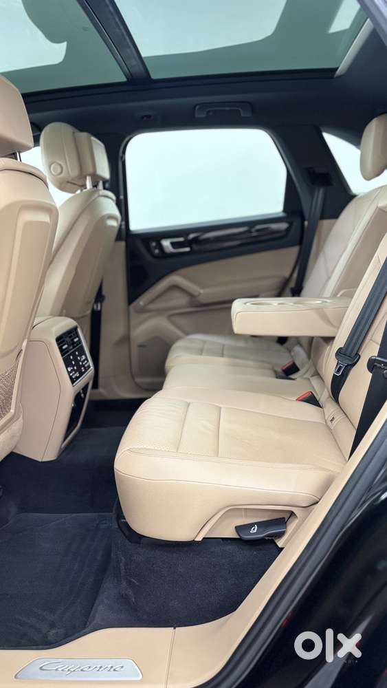 Porsche Cayenne Base, 2023, Petrol