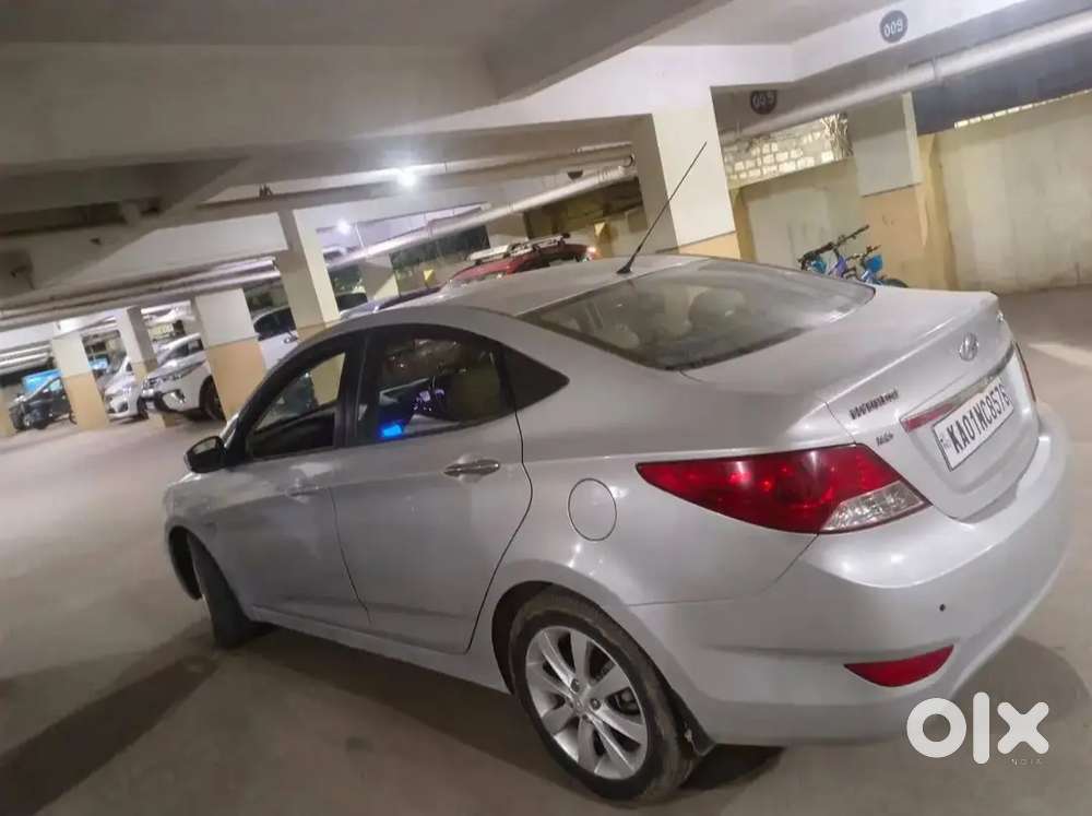 Hyundai Verna 1.6 Sx Automatic Push Start Button 2011
