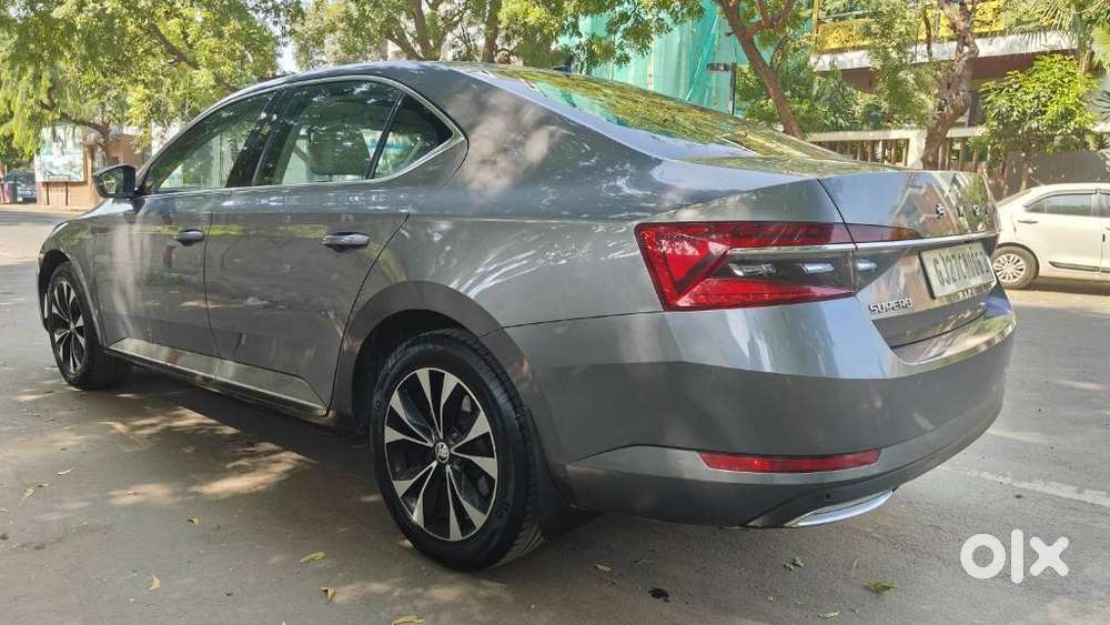 Skoda Superb 2.0 L&k Tsi At, 2022, Petrol