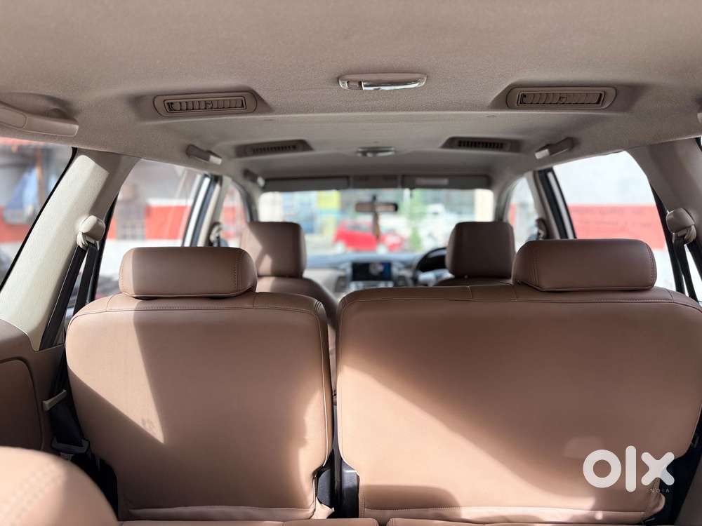 Toyota Innova 2.5 Gx (diesel) 8 Seater Bs Iv, 2015, Diesel