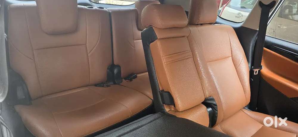 Toyota Innova Crysta 2.4 V