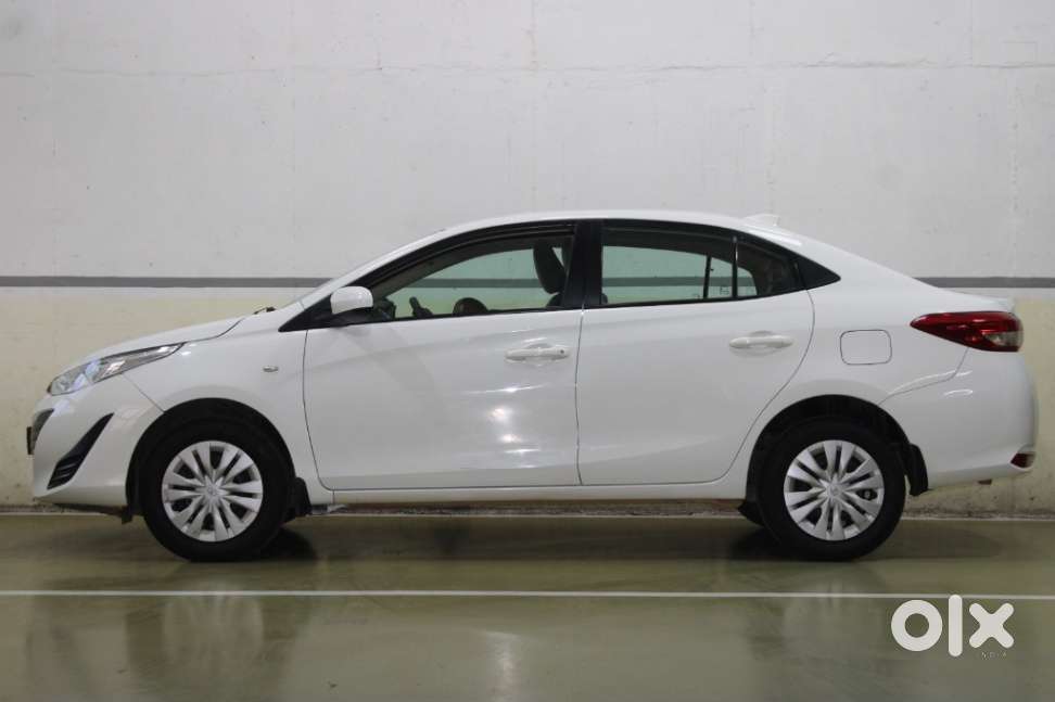 Toyota Yaris J Cvt, 2018, Petrol