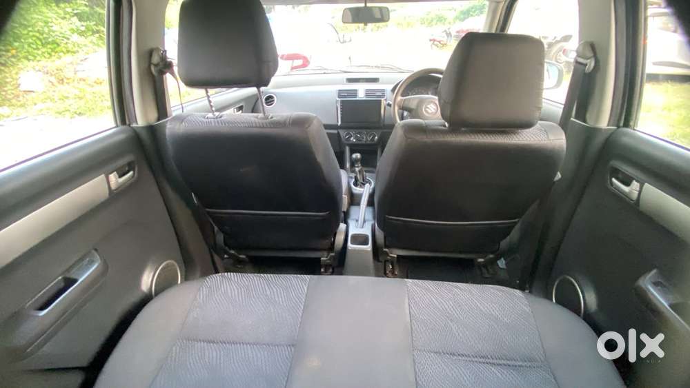 Maruti Suzuki Swift Vxi + Manual, 2011, Petrol