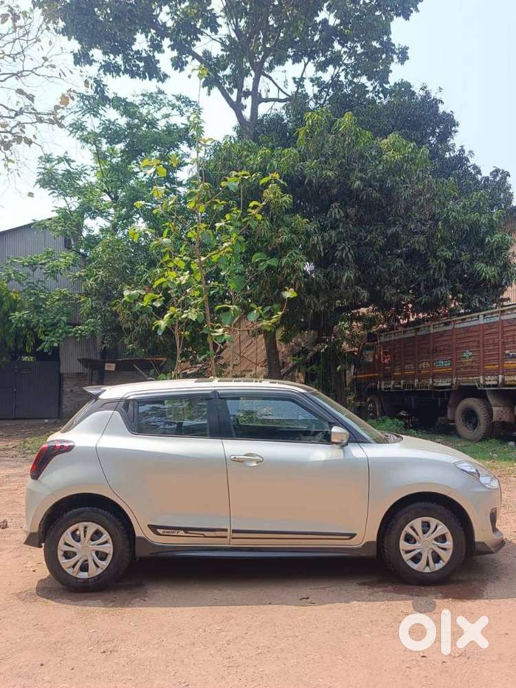 Maruti Suzuki Swift Vxi + Manual, 2023, Petrol