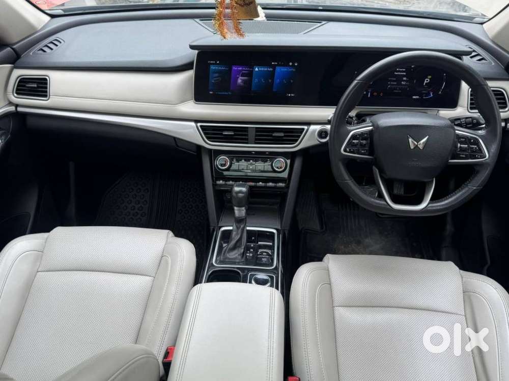 Mahindra Xuv700 2.2 Ax 7 Diesel At Luxury Pack Str, 2022, Diesel