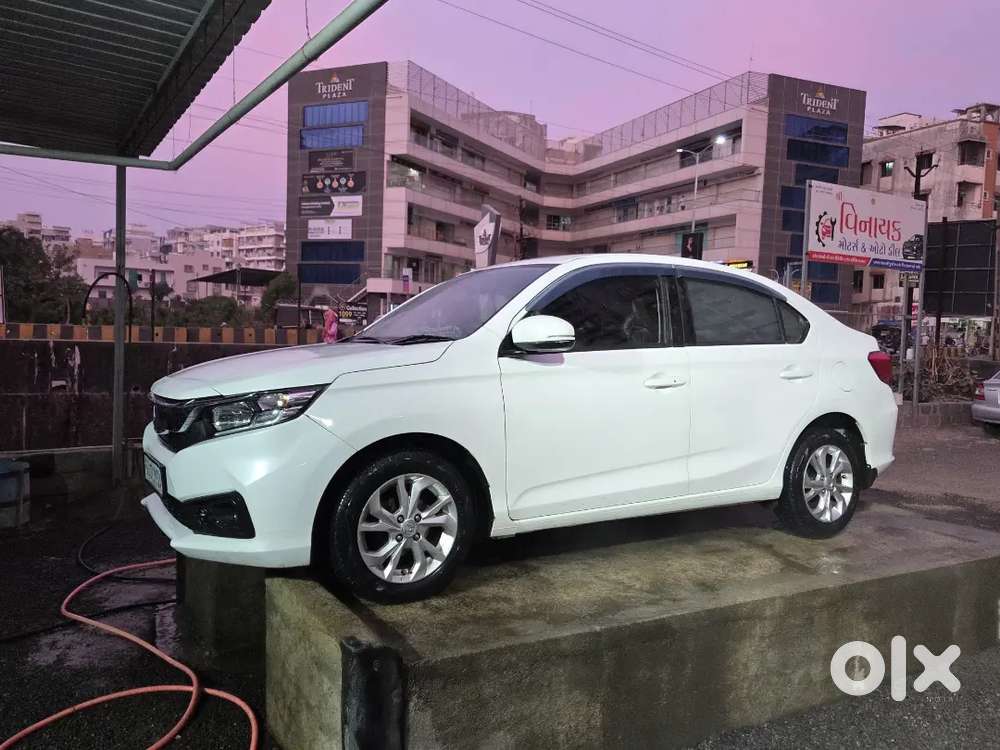 Full Insurance 
Alloy Wheel
Push Start
5 Wheels Brand New