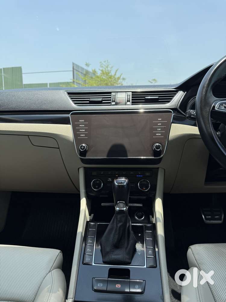 Skoda Superb L&k 1.8 Tsi At, 2020, Petrol