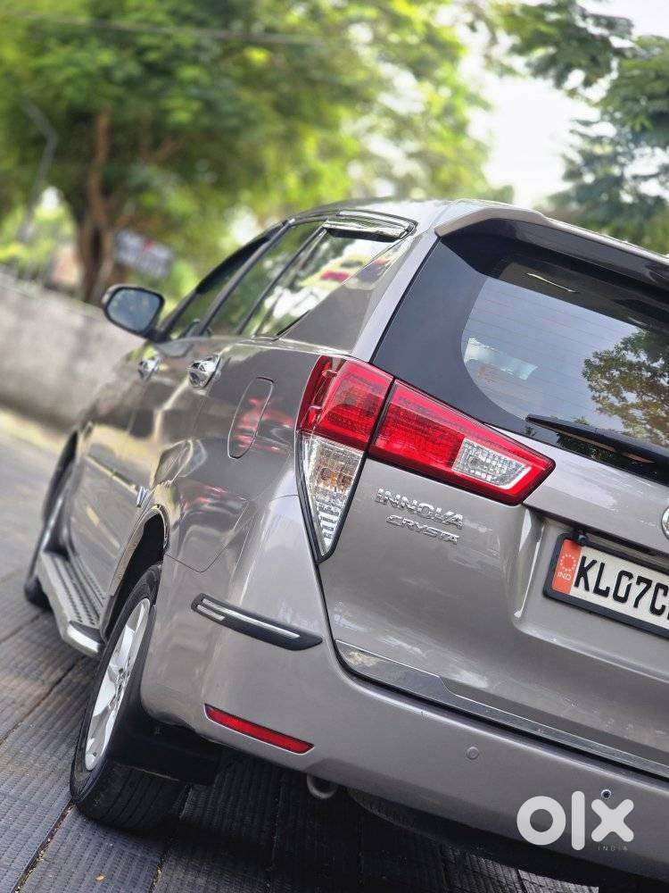 Toyota Innova Crysta 2.4 G Mt 7 Str, 2016, Diesel