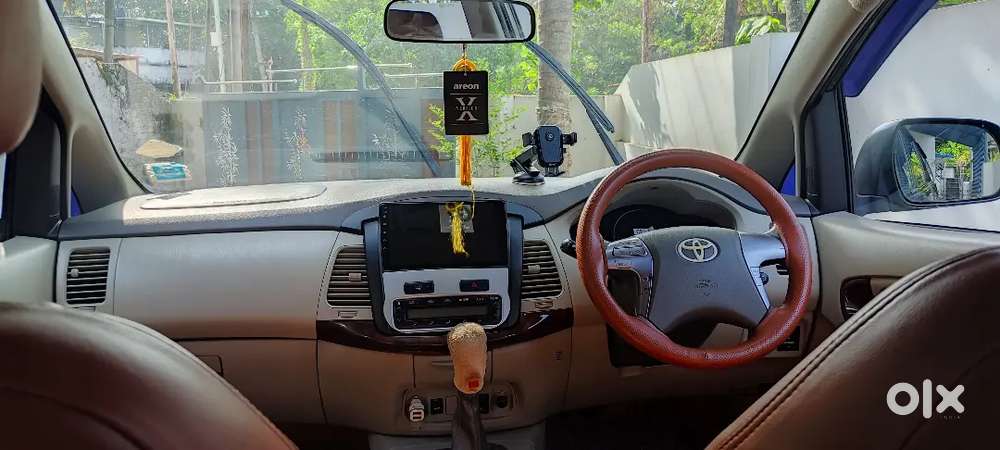 Toyota Innova 2.5 V 2014