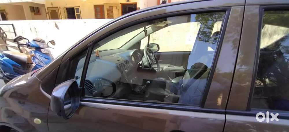 Maruti Ritz Lxi 2011