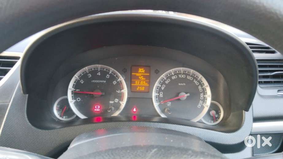 Maruti Suzuki Swift Vvt Zxi, 2012, Petrol