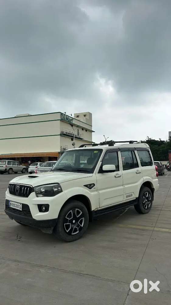 Mahindra Scorpio S5