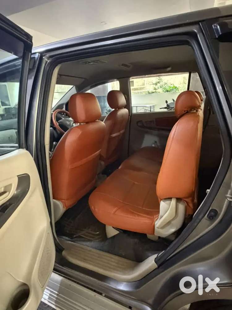 Toyota Innova 2.5  2011