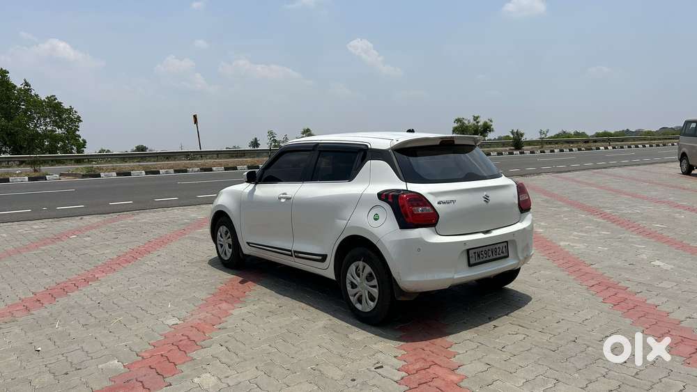 Maruti Suzuki Swift Vxi Optional, 2022, Petrol