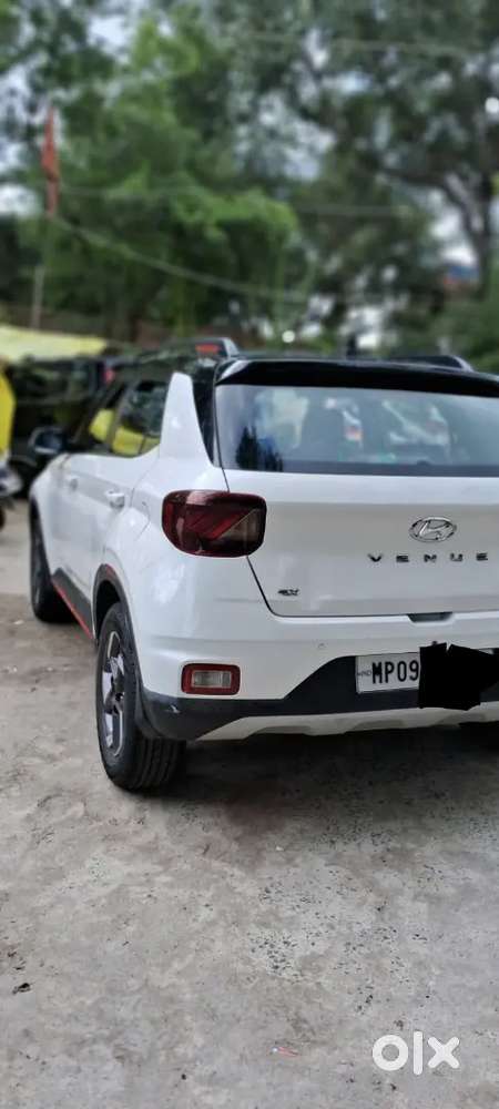 Hyundai Venue 2021 Diesel Well Maintained