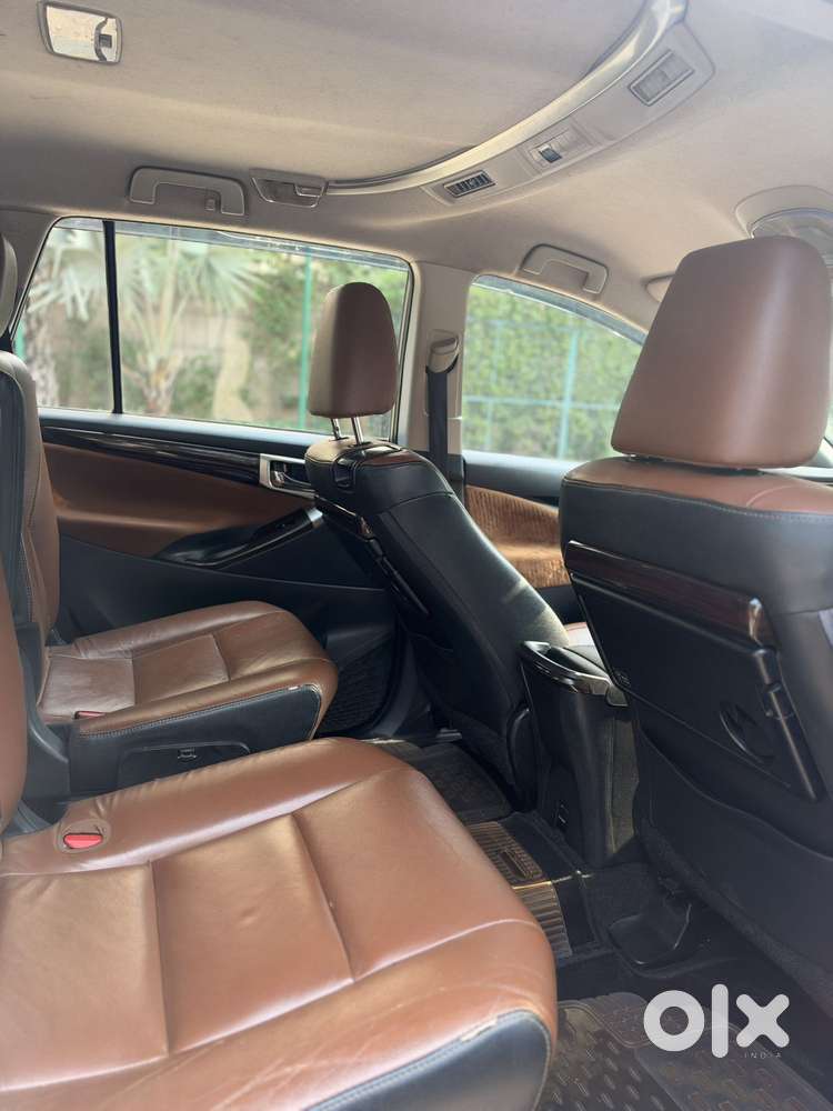 Toyota Innova Crysta 2.7 Zx At, 2017, Petrol
