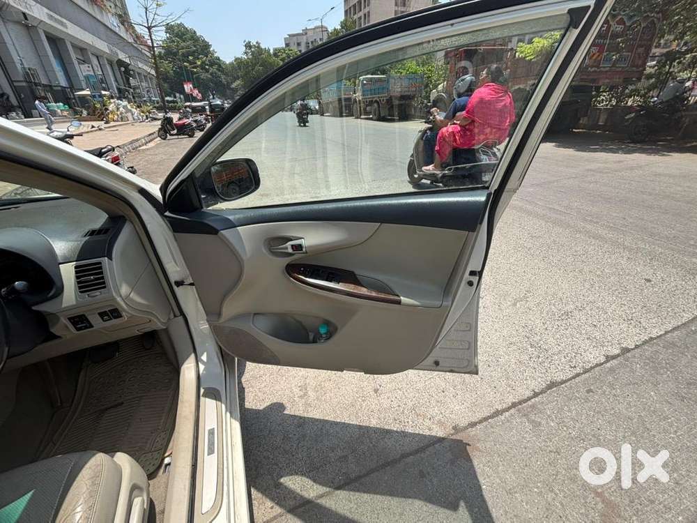 Toyota Corolla Altis 2012 Petrol Well Maintained