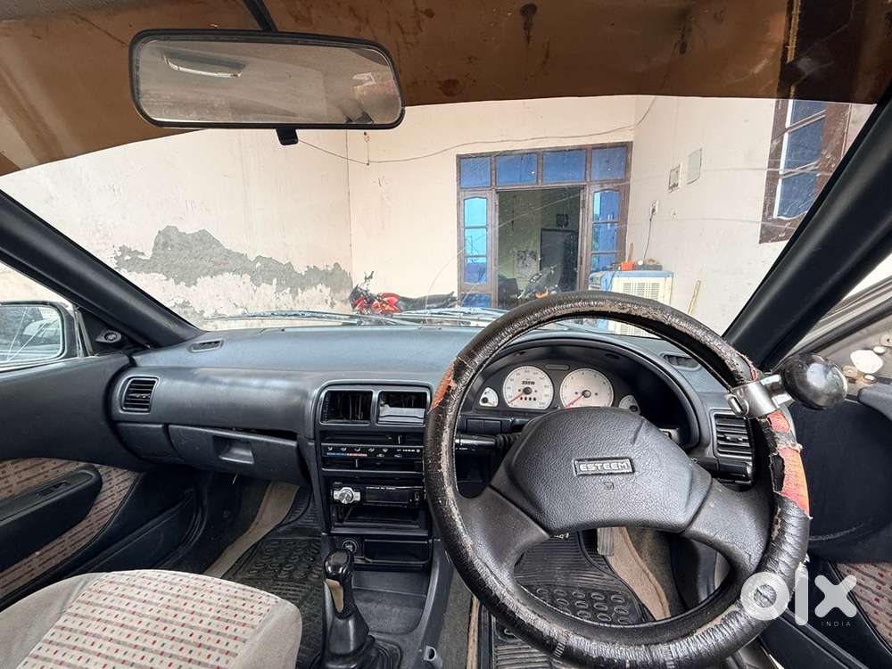 Maruti Suzuki Esteem Petrol 2005