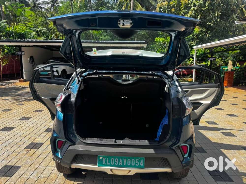 Tata Nexon Ev 2000 Dark Edition