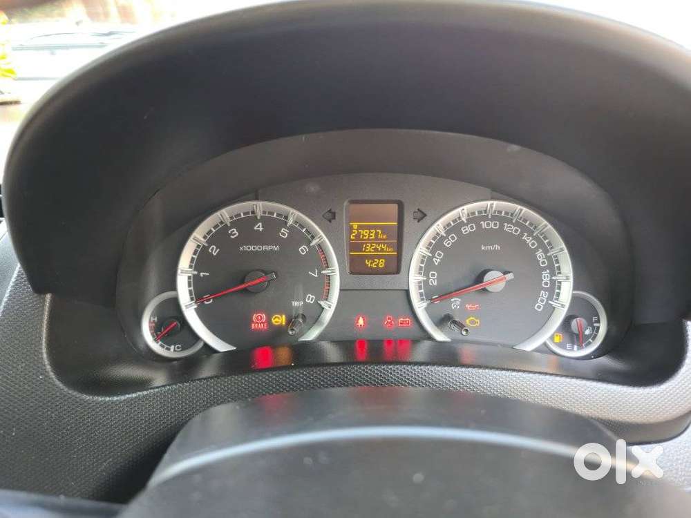 Maruti Suzuki Swift Vxi + Manual, 2012, Petrol