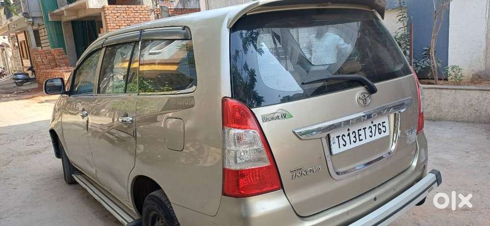 Toyota Innova 2.5 G (diesel) 8 Seater, 2011, Diesel