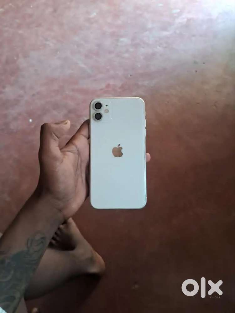 i phone 11 good condition battery health100/