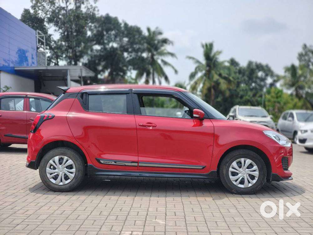 Maruti Suzuki Swift Vxi + Manual, 2023, Petrol