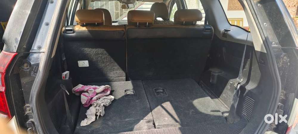 This Xuv Is A Top Model Car W11