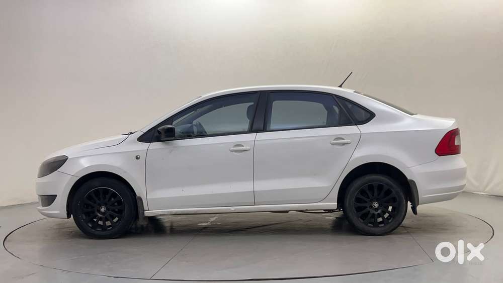 Skoda Rapid 1.6 Mpi Elegance Plus, 2015, Petrol