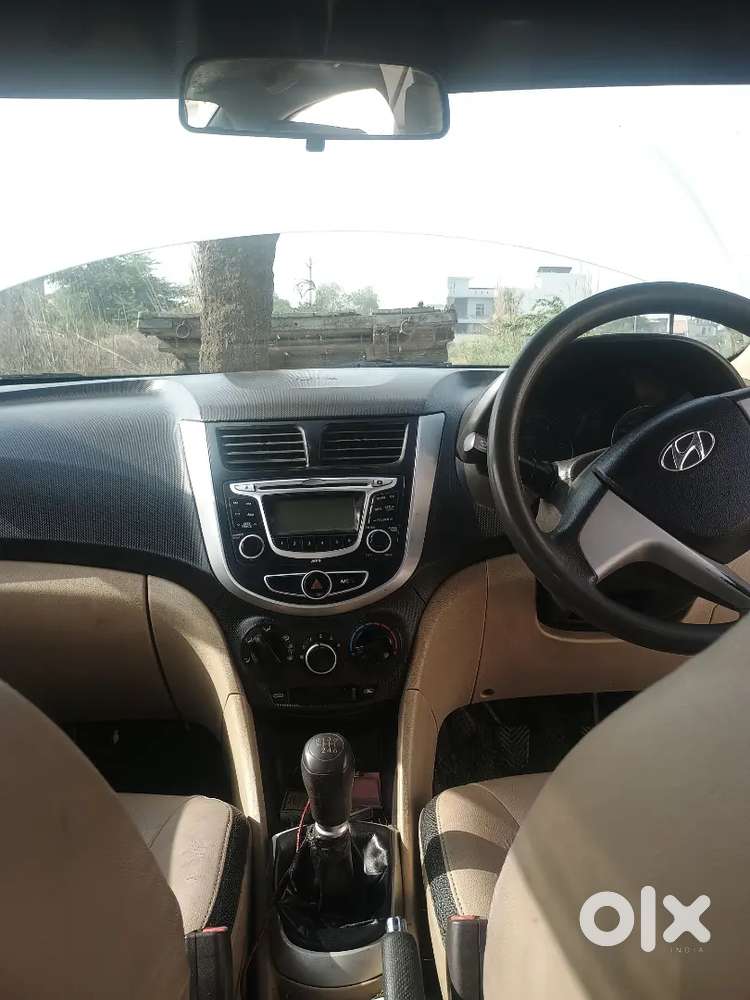 Hyundai Verna 2011